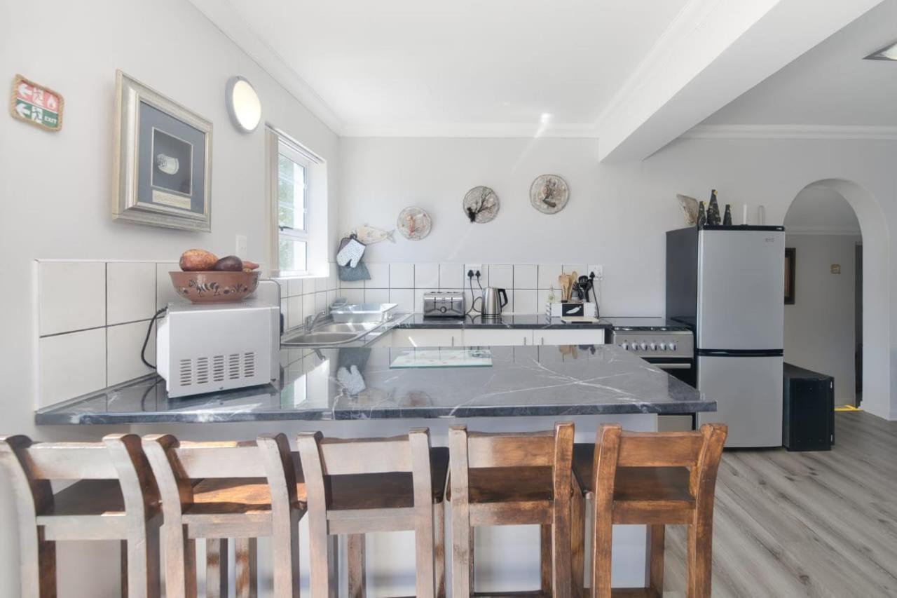 Redsky Self Catering Agulhas Appartement Buitenkant foto